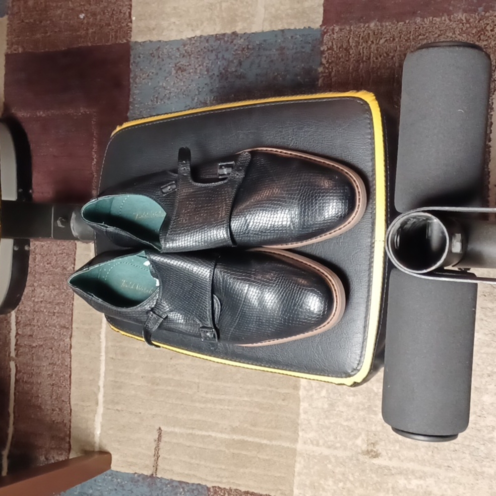 Mens shoes